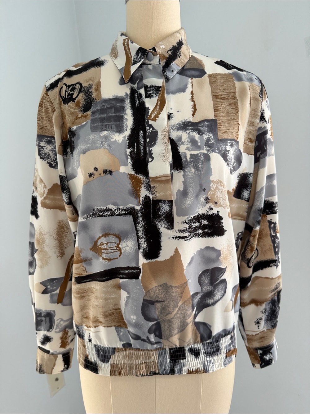 Alfred Dunner Print Button-Up Pullover Blouse - Beige, Gray & Black SZ10